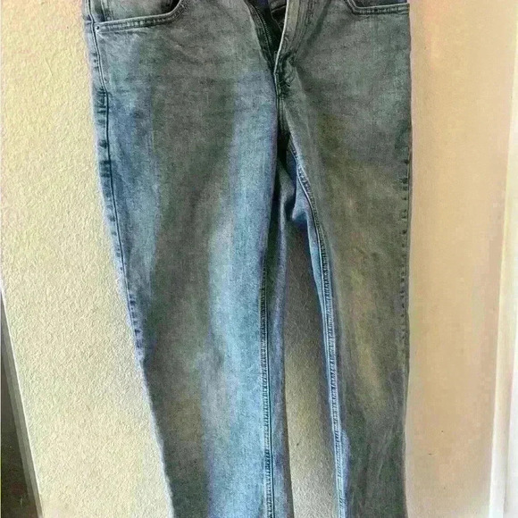 Denizen from Levi’s jeans collection - Picture 2 of 3